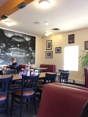 Beny's Diner by null