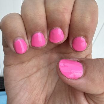 Exton Happy Nails Spa - look at how she painted my pinky finger. not even to the edge like the other nails. - Nail Salons Near Me - Exton, Pennsylvania