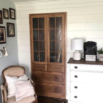 Sunnyland Cabinets - Custom made built in hickory cabinets. - Cabinetry Near Me - Washington, Illinois Sunnyland Cabinets - Custom made built in hickory cabinets. - Cabinetry Near Me - Washington, Illinois
