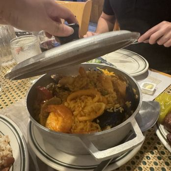El Chivito D’ Oro - Paella marinera Para 2 10/10 - Latin American Near Me - Jackson Heights, New York