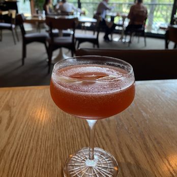 Arden Waikiki - Strawberry Blush - Hawaiian Near Me - Honolulu, Hawaii
