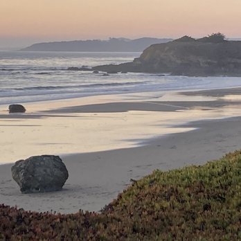 Coast Riders Inn - San Simeon Beach at ultra-low tide. - Hotels Near Me - San Simeon, California Coast Riders Inn - San Simeon Beach at ultra-low tide. - Hotels Near Me - San Simeon, California