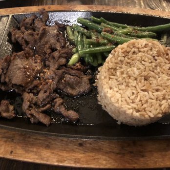 Mama Fina's - Beef - Filipino Near Me - New York, New York