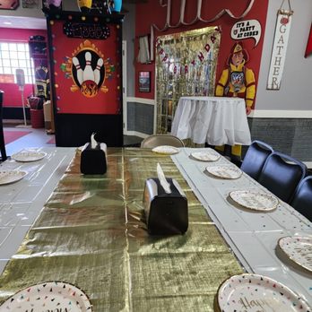CODE3 Bowling & Party - a table set for a birthday party - Bowling Near Me - Gibbon, Minnesota CODE3 Bowling & Party - a table set for a birthday party - Bowling Near Me - Gibbon, Minnesota
