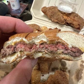 Toni's 24 HR Restaurant - Raw burger - American Near Me - Arcata, California