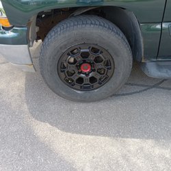 Warren and Cadieux Mechanic and Tire - 265r70/17