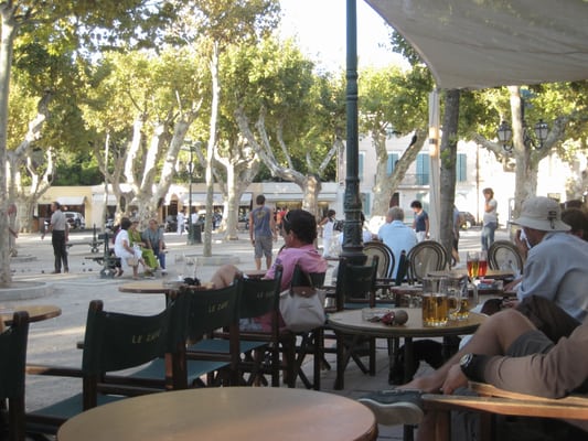 Le café by null