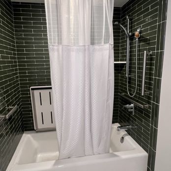 Park MGM Las Vegas - Shower tub - Hotels Near Me - Las Vegas, Nevada Park MGM Las Vegas - Shower tub - Hotels Near Me - Las Vegas, Nevada