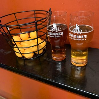 Rec Room by Conshohocken Brewing - two glasses of beer and a basket of lemons - Brewpubs Near Me - Phoenixville, Pennsylvania Rec Room by Conshohocken Brewing - two glasses of beer and a basket of lemons - Brewpubs Near Me - Phoenixville, Pennsylvania