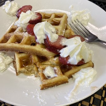 Cafè Krewe 22 - Strawberry Belgian Waffles - Coffee & Tea Near Me - Rockledge, Florida