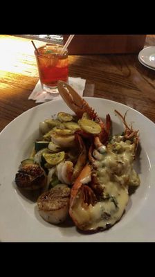 Finz Bar & Grill by null