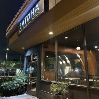 Satdha Plant Based Thai Kitchen - Outside - Thai Near Me - Santa Monica, California