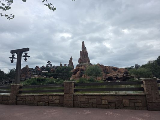 Big Thunder Mountain by null
