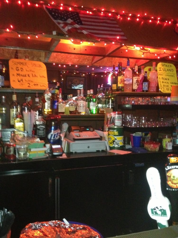 GEE WILLICKERS Updated August 2024 19 Reviews 2578 N Dousman St