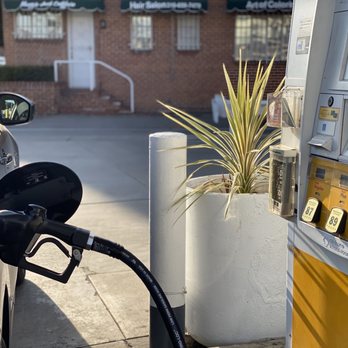 Shell - Shell- Robertson/ Olympic - Gas Stations Near Me - Beverly Hills, California