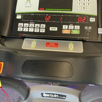Road Runner Sports - 4/29/23 Assess gait - Sports Wear Near Me - Torrance, California