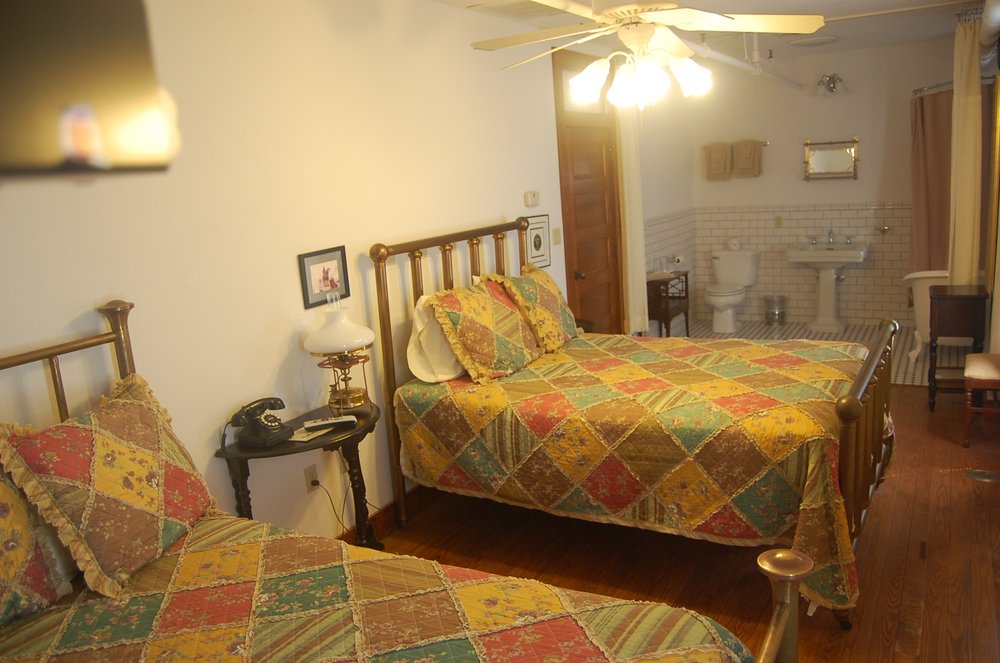 NOBLE HOUSE Updated September 2024 29 Photos 112 N Noble Ave