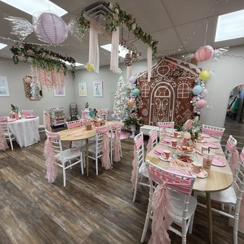 Teacups & Tiaras - Tea Rooms Near Me - Canton, Texas
