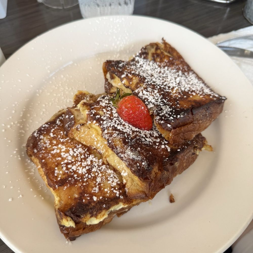 Sweet E's Cafe - banana cream cheese french toast - Cafes Near Me - Honolulu, Hawaii