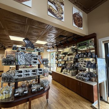 Kilwins Ice Cream - Chocolate - Fudge - Desserts Near Me - Minocqua, Wisconsin Kilwins Ice Cream - Chocolate - Fudge - Desserts Near Me - Minocqua, Wisconsin