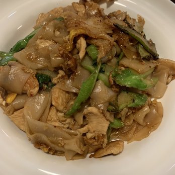 Thai Curry Simple - Pad See Ew - Thai Near Me - Seattle, Washington Thai Curry Simple - Pad See Ew - Thai Near Me - Seattle, Washington