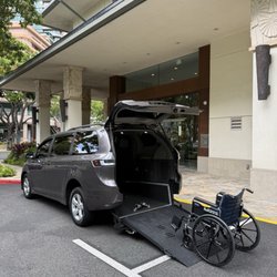 R & R Transport - Hale Pawa'a - Waikiki Transport back home! For your transport needs give us a call and we'll be there!