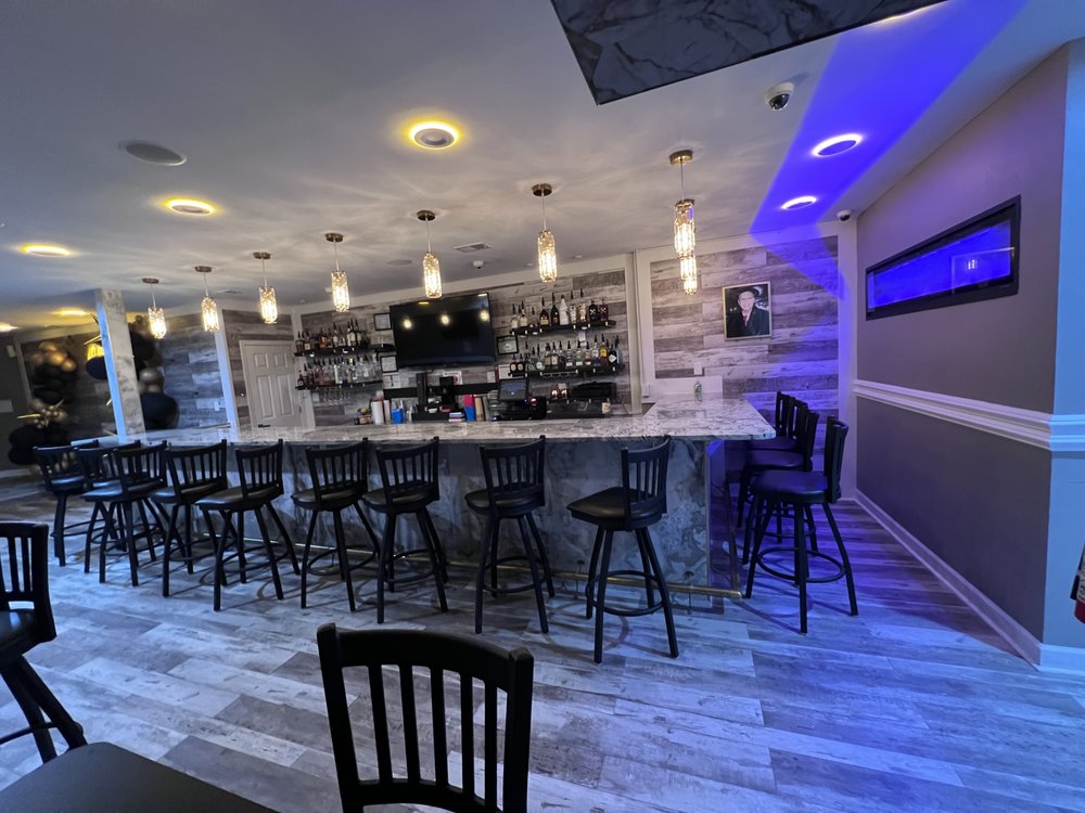 W HIDEAWAY LOUNGE Updated October 2024 19 Photos 3659 S Indiana