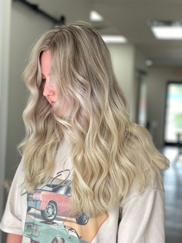 L Bar L Beauty Company  Logo