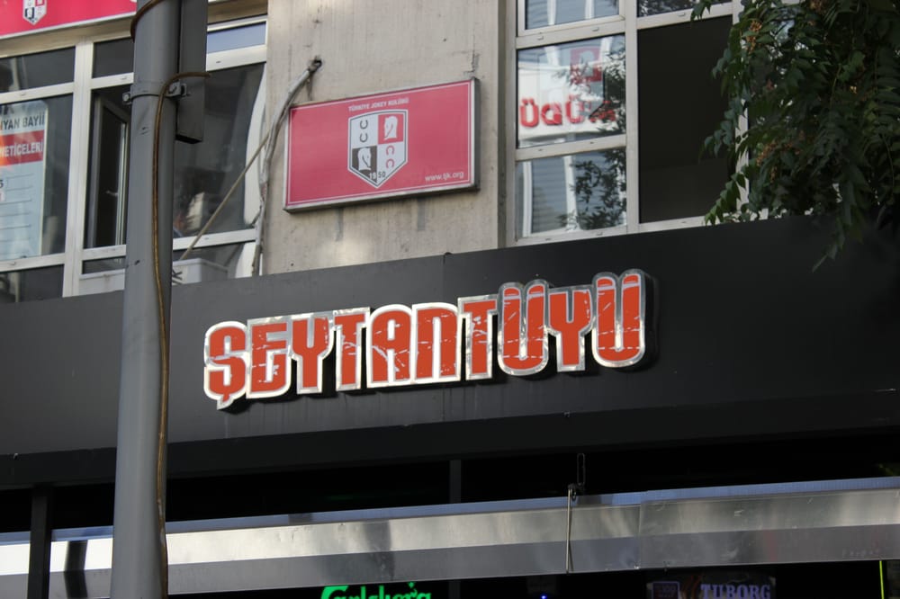 Şeytantüyü Pub & Live