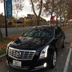 Moe’s Limousine & Black Car Service