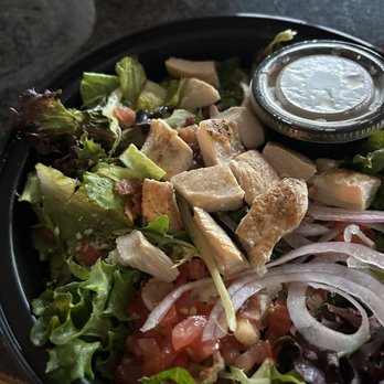 Rusty Bucket Restaurant and Tavern - Chicken Wooden Chicken Nickel Salad - American Near Me - Northville, Michigan Rusty Bucket Restaurant and Tavern - Chicken Wooden Chicken Nickel Salad - American Near Me - Northville, Michigan