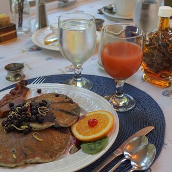 Stone Hill Inn - blueberry pancakes with Grade A Dark Amber maple syrup - Hotels Near Me - Stowe, Vermont Stone Hill Inn - blueberry pancakes with Grade A Dark Amber maple syrup - Hotels Near Me - Stowe, Vermont