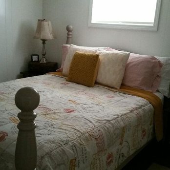 Carpenter's Guest House - Queen size bed in private bedroom. - Bed & Breakfast Near Me - Vernonia, Oregon Carpenter's Guest House - Queen size bed in private bedroom. - Bed & Breakfast Near Me - Vernonia, Oregon