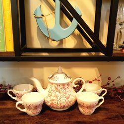 Old Elegance Antiques - So excited to find this set that coordinates with my Cranberry Spode plates