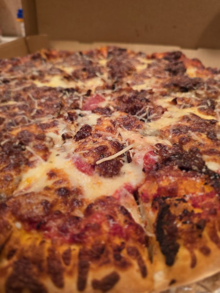 Food from Sella's Calzone & Pizza