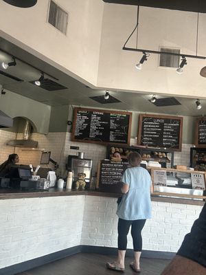 Benny's Lakewood by null