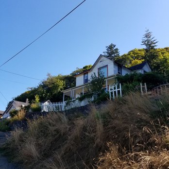ASTORIA MUSEUMS - Up on hill/driveway - Museums Near Me - Astoria, Oregon