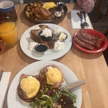 Little Griddle - Ham Benny Blueberry French toast Truck stop - Breakfast & Brunch Near Me - Portland, Oregon Little Griddle - Ham Benny Blueberry French toast Truck stop - Breakfast & Brunch Near Me - Portland, Oregon