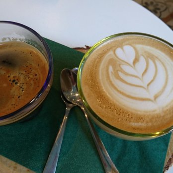 Delirio - カプチーノと濃いアメリカン - Wine Bars Near Me - Paris, 75 Delirio - カプチーノと濃いアメリカン - Wine Bars Near Me - Paris, 75