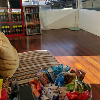 AcutintPro - Nice waiting room with complimentary snacks and beverages. - Car Window Tinting Near Me - Upland, California AcutintPro - Nice waiting room with complimentary snacks and beverages. - Car Window Tinting Near Me - Upland, California