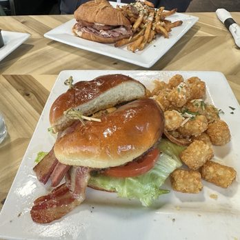 Vechos Eatery - American Near Me - Sacramento, California Vechos Eatery - American Near Me - Sacramento, California