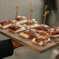Peking Duck Hors D'oeuvre
Photo: Danforth Neal
