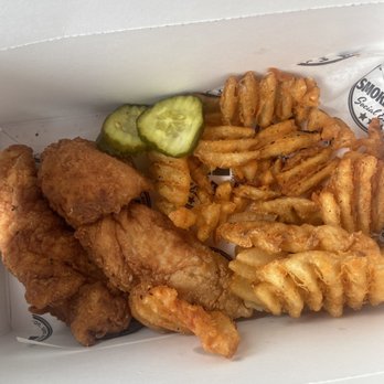Smoke & Fire Social Eatery - Wyatts Tenders and pickles! Yum! - Comfort Food Near Me - Paramount, California
