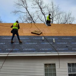 Kevco Roofing Pros - Installing synthetic underlayment