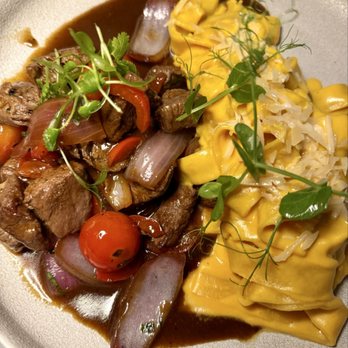 Mayu - Tagliatelle con salsa de ají amarillo y lomo saltado - Peruvian Near Me - Miami, Florida