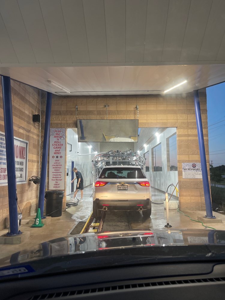 Wash 'N Roll Express Car Wash, Leander Roadtrippers