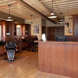Roosters Men's Grooming Center