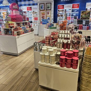 Bath & Body Works - Inside the store - Cosmetics & Beauty Supply Near Me - Northridge, California Bath & Body Works - Inside the store - Cosmetics & Beauty Supply Near Me - Northridge, California