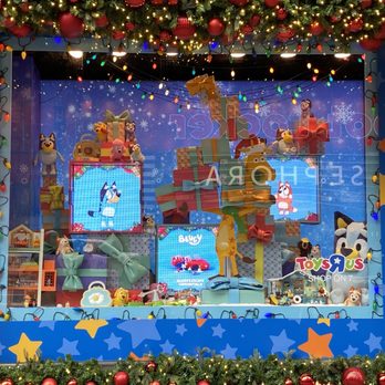 Macy's - Bluey kids holiday decoration 2023 - Department Stores Near Me - New York, New York Macy's - Bluey kids holiday decoration 2023 - Department Stores Near Me - New York, New York