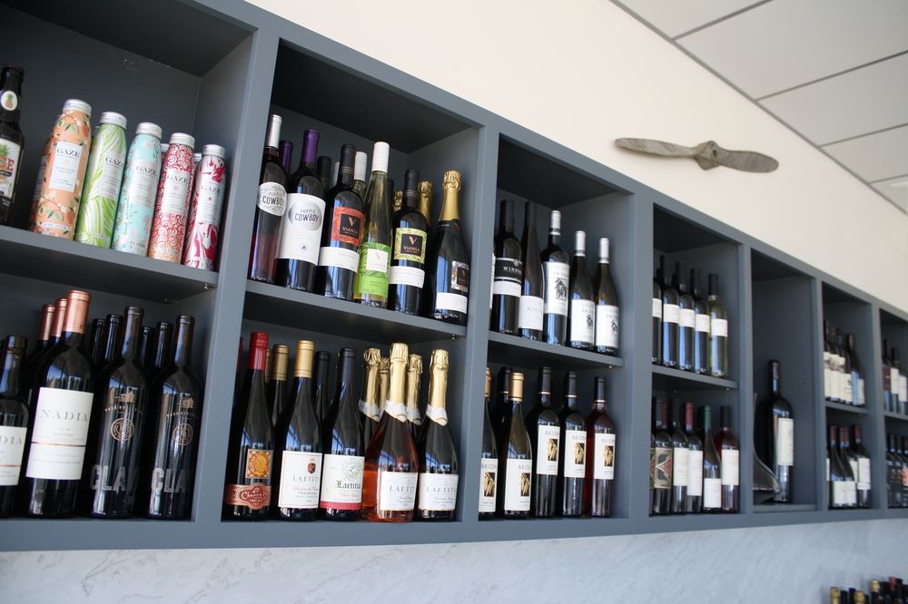 THE FLIGHT DECK TASTING ROOM & BOTTLE SHOP Updated September 2024